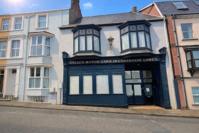 2 Bedroom Flat For Sale In Warren Street, Tenby, Pembrokeshire, SA70