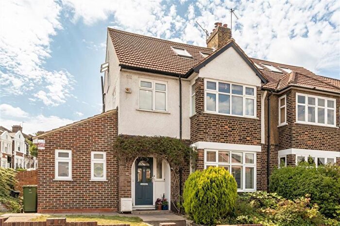 4 Bedroom Terraced House For Sale In Bramshot Avenue, Charlton, SE7