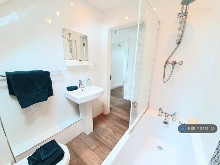 1 Bedroom Flat To Rent In Chapel Court, Bromsgrove, B61