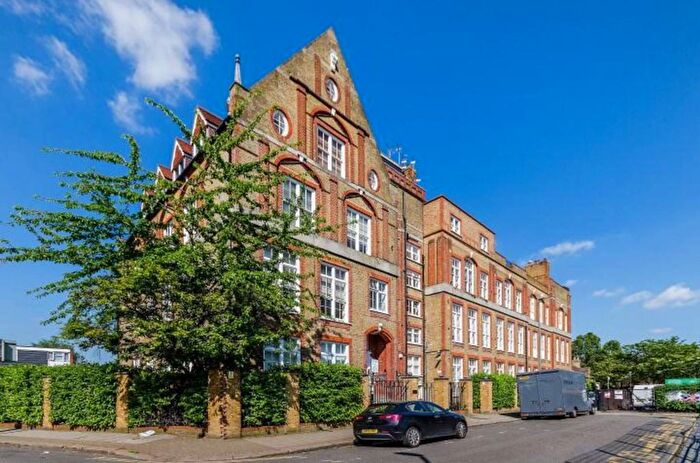 Studio To Rent In Este Road, Clapham Junction, London, SW11