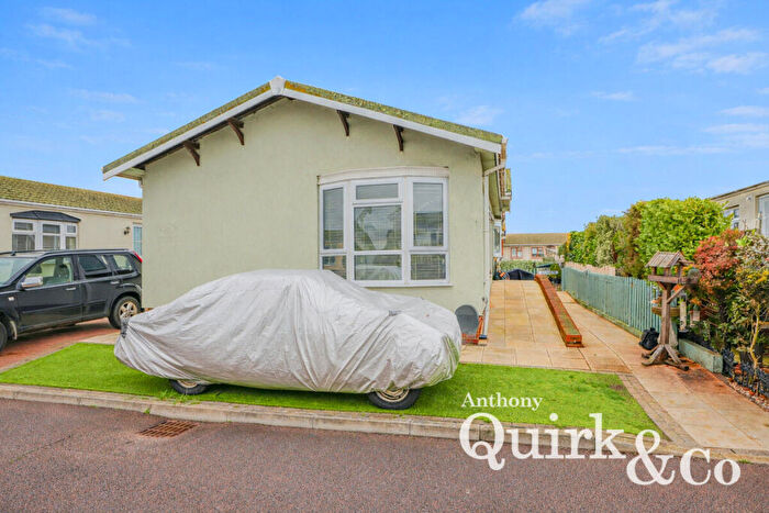 2 Bedroom Park Home For Sale In Creek Road, Canvey Island, SS8