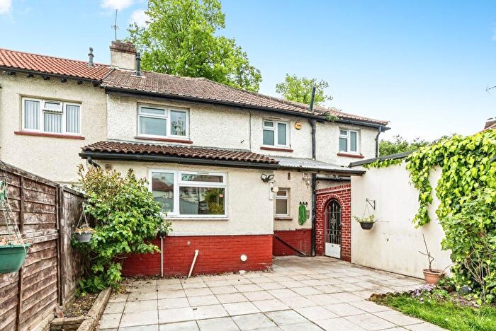 4 Bedroom Terraced House For Sale In Grove Road, Basingstoke, RG21
