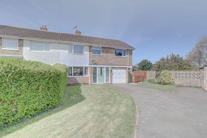 4 Bedroom Semi Detached House For Sale In Court Close, Princes Risborough, Buckinghamshire, HP27