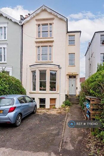 2 Bedroom Flat To Rent In Hampton Park, Bristol, BS6