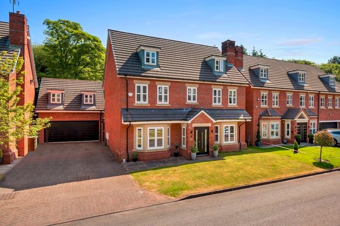 5 Bedroom Detached House For Sale In Woodlands Park Close, Wigan, WN1