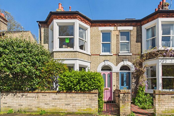 3 Bedroom Semi-Detached House For Sale In Sturton Street, Cambridge, CB1