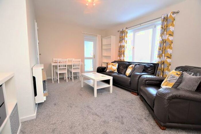 2 Bedroom Flat To Rent In Langton Road, Edinburgh, EH9