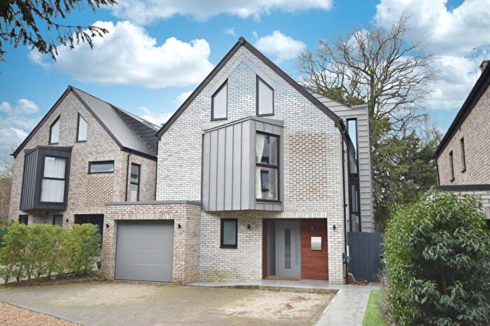 4 Bedroom Detached House For Sale In Lehmann Oaks, Lakeview, Crawley, RH10