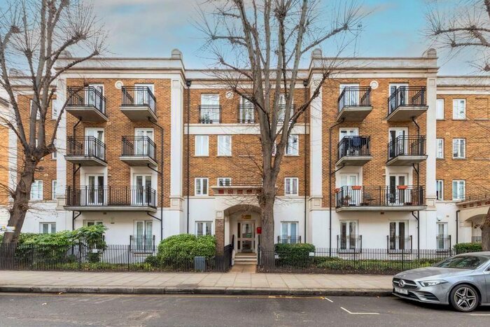 2 Bedroom Flat To Rent In Russell Road, London, W14
