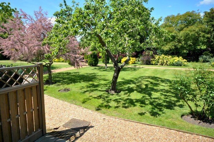 1 Bedroom Flat To Rent In East Churchfield Road, Acton, W3