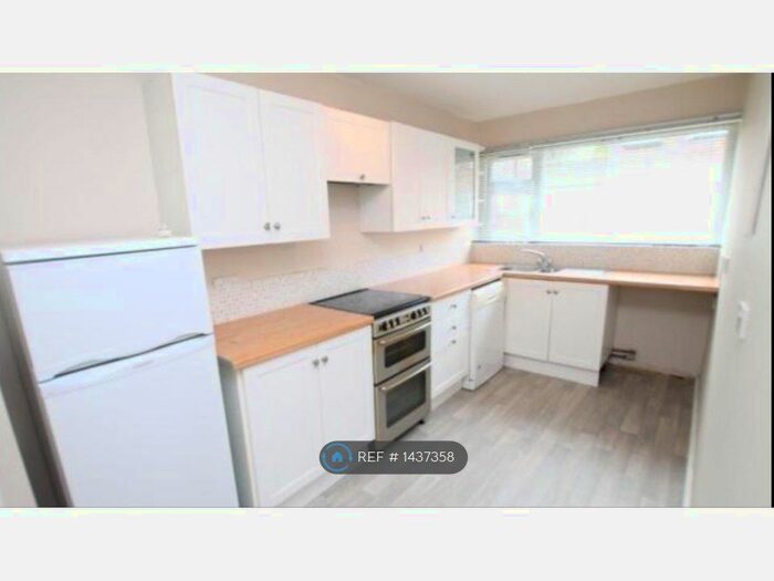 2 Bedroom Semi-Detached House To Rent In South Knighton Road, Leicester, LE2