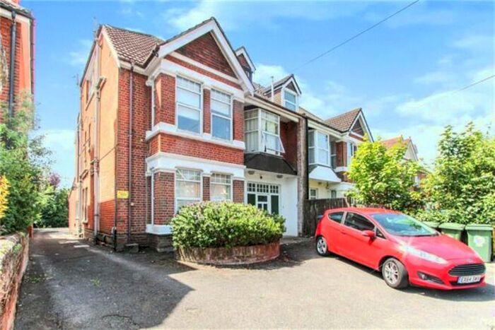 1 Bedroom Flat To Rent In Darwin Road, Shirley, SO15
