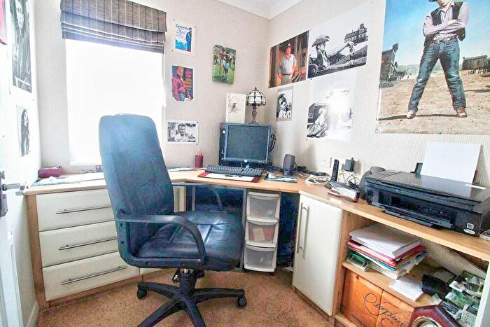 2 Bedroom Detached Bungalow For Sale In Oak Tree Lane, Eastbourne, BN23