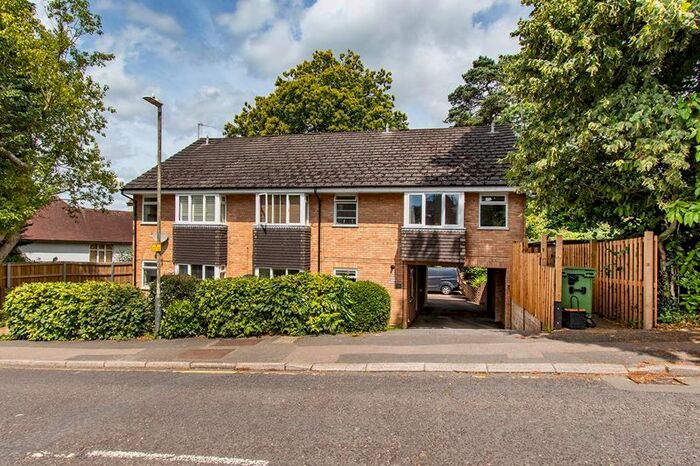 1 Bedroom Flat To Rent In Bedroom Flat With Parking, Montacute Road, Tunbridge Wells, TN2