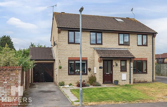 3 Bedroom Semi Detached House For Sale In Duncan Street, Calne, SN11
