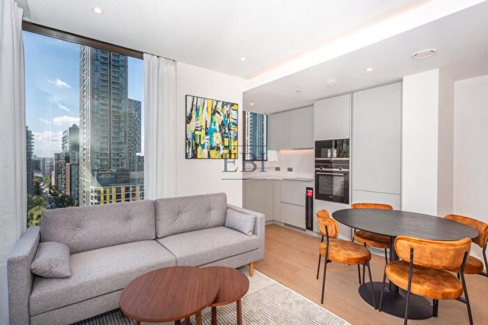 2 Bedroom Apartment To Rent In Harcourt Tower, Marsh Wall, Canary Wharf, E14