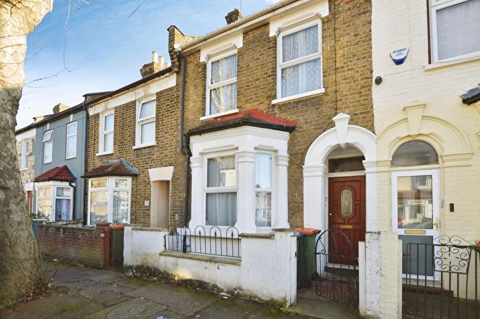 3 Bedroom Terraced House For Sale In Oakfield Road, London, E6