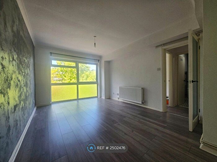 1 Bedroom Flat To Rent In Templedene Court, Bromley, BR2
