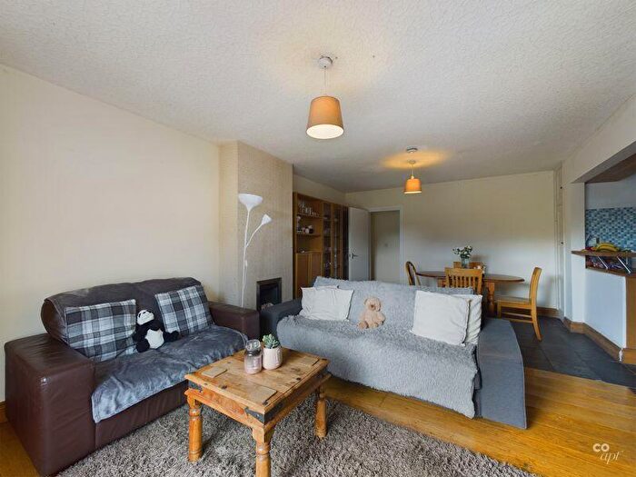 5 Bedroom Semi-Detached House To Rent In Stephens Road, Brighton, BN1