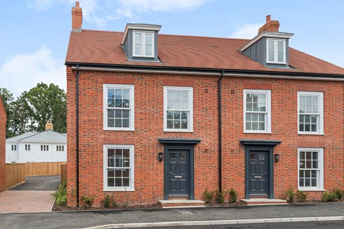 4 Bedroom Semi-Detached House For Sale In Hayling Street, North Baddesley, Southampton, Hampshire, SO52