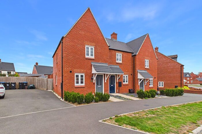 2 Bedroom End Of Terrace House For Sale In Hexham Street, Towcester, NN12
