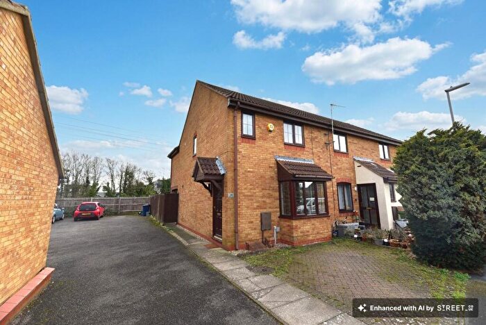 3 Bedroom End Of Terrace House For Sale In Dart Close, St. Ives, PE27