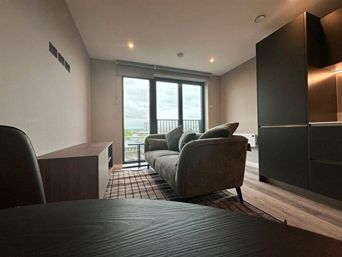 1 Bedroom Apartment To Rent In Springwell Gardens, Springwell Road, Leeds, LS12