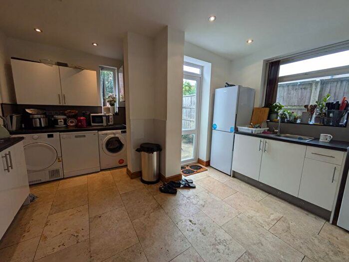 5 Bedroom Semi-Detached House To Rent In Midland Avenue, Nottingham, NG7