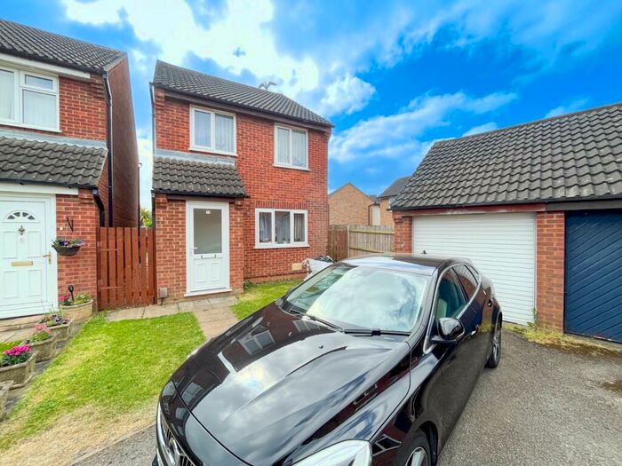 3 Bedroom Detached House To Rent In Shatterstone, East Hunsbury, Northampton, NN4