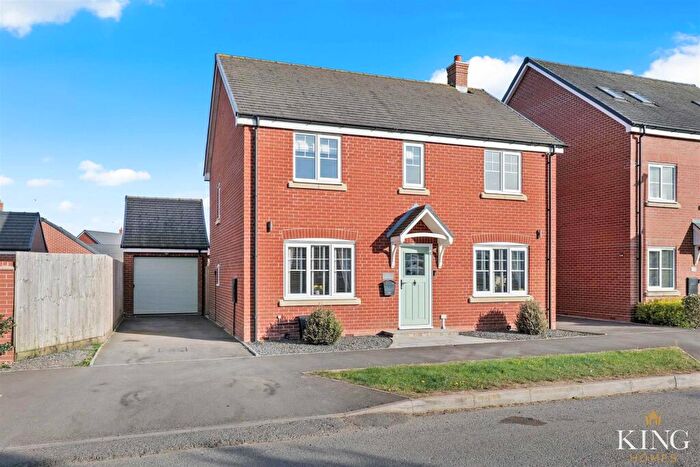 4 Bedroom Detached House For Sale In Willow Way, Meon Vale, Stratford-Upon-Avon, CV37