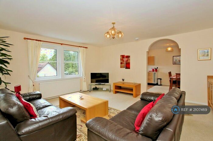 2 Bedroom Flat To Rent In Cults Court, Aberdeen, AB15