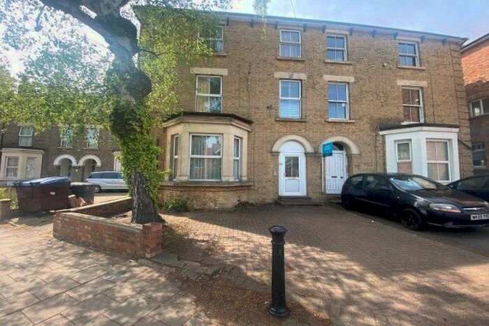 1 Bedroom Flat To Rent In Kimbolton Road, Bedford, MK40