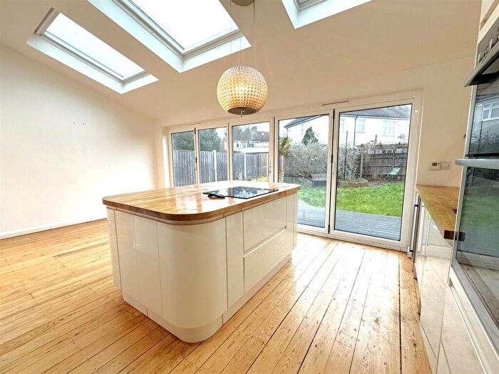 4 Bedroom Semi-Detached House To Rent In Berkeley Avenue, Bexleyheath, DA7