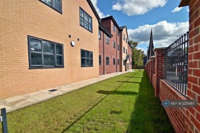 3 Bedroom Flat To Rent In Chapman House, Manchester, M18