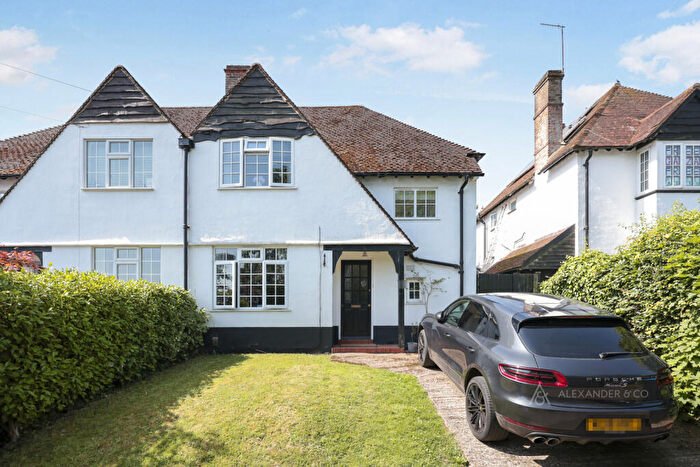 3 Bedroom Semi-Detached House To Rent In Greenway, Berkhamsted, Hertfordshire, HP4