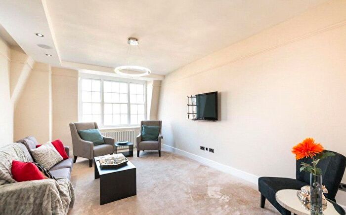 3 Bedroom Flat To Rent In Circus Lodge, Circus Road, St John's Wood, London, NW8