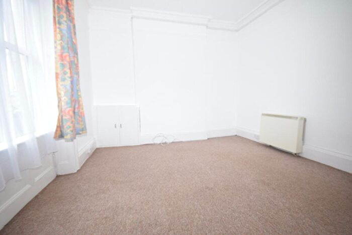 1 Bedroom Flat To Rent In Summerland Street, Barnstaple, EX32