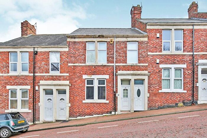 2 Bedroom Flat To Rent In Moore Street, Gateshead, Tyne And Wear, NE8