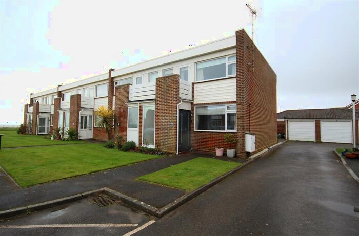 2 Bedroom Apartment To Rent In Marine Drive, Barton On Sea, New Milton, BH25