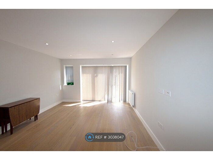 4 Bedroom End Of Terrace House To Rent In Rugby Avenue, Wembley, HA0