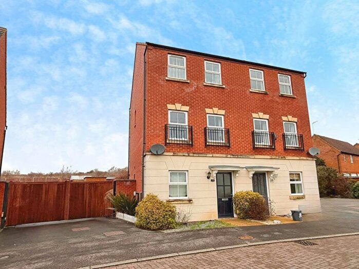 3 Bedroom Semi-Detached House To Rent In Shore View, Hampton Hargate, Peterborough, PE7