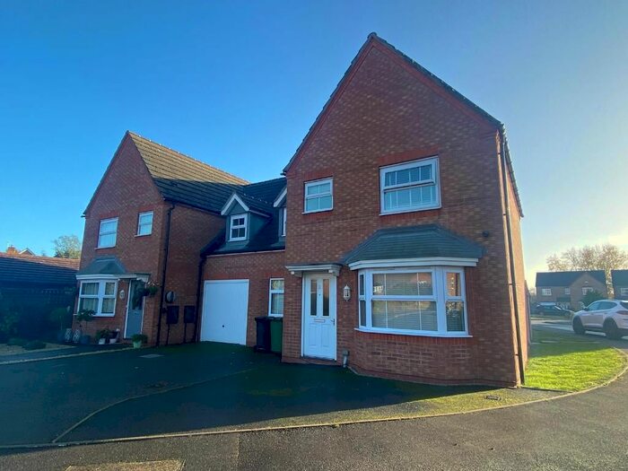 4 Bedroom Semi-Detached House For Sale In Stone Pippin Orchard, Badsey, WR11