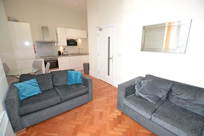 3 Bedroom Flat To Rent In Dock Office, Furness Quay, Salford Quays, Salford, M50