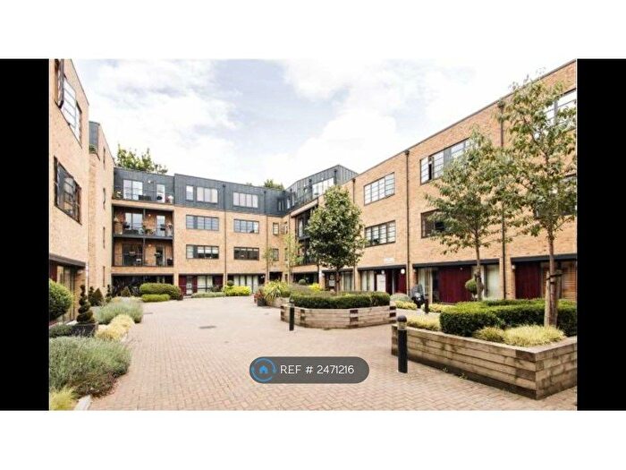 2 Bedroom Flat To Rent In Mildmay Avenue, London, N1