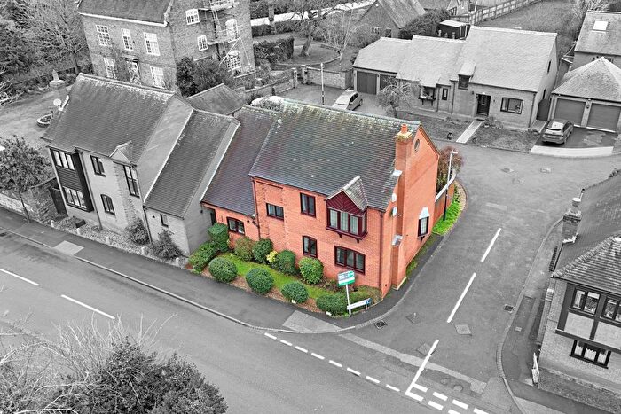 4 Bedroom Link Detached House For Sale In Elms Court, Austrey, CV9