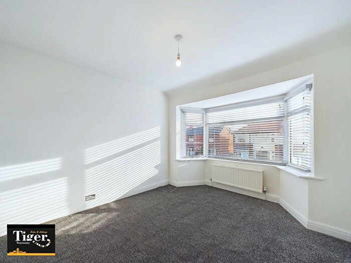 3 Bedroom Semi-Detached House For Sale In Willowbank Avenue, Blackpool, FY4