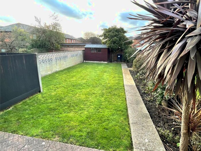 3 Bedroom Semi-Detached House To Rent In Pentland Close, London, NW11