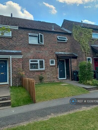 3 Bedroom Terraced House To Rent In Copland Road, Basingstoke, RG22