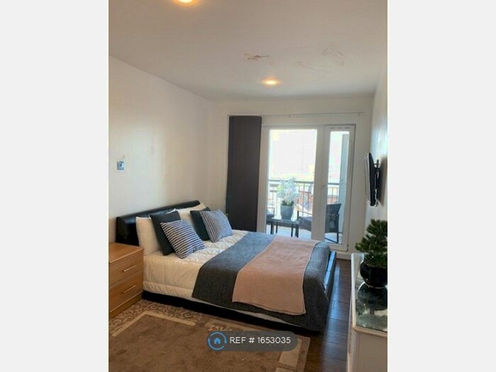 1 Bedroom Flat To Rent In The Mailbox, Birmingham, B1