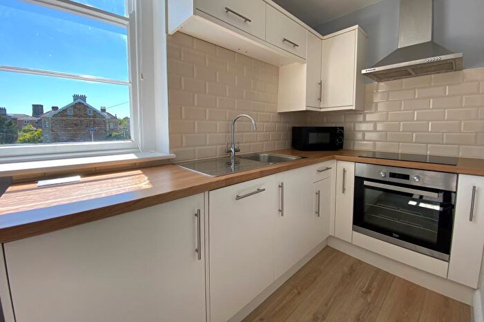1 Bedroom Flat To Rent In Beaufort Road - Clifton, BS8